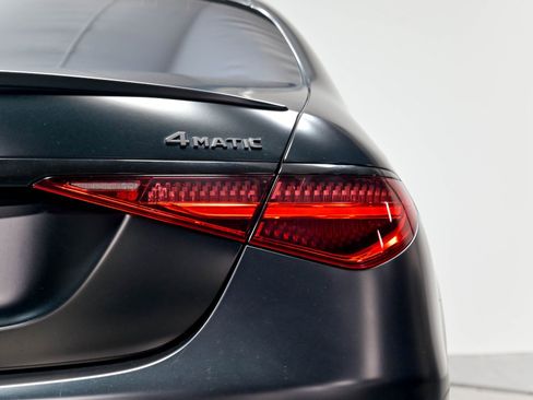 Used 2022 Mercedes-Benz S 580 4MATIC Sedan w/ AMG Line Package image 59
