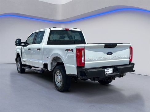 Used 2025 Ford F250 XL AWD/4WD image 6