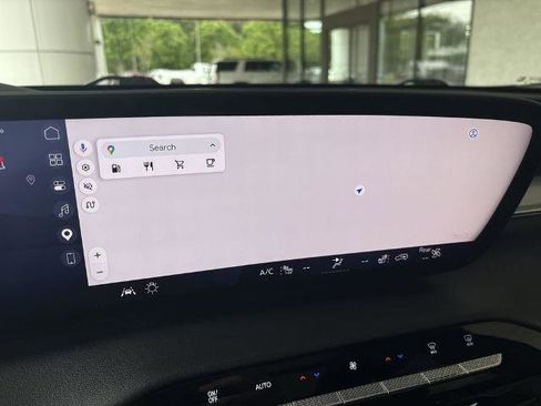 Certified 2025 Buick Enclave Avenir AWD/4WD image 14