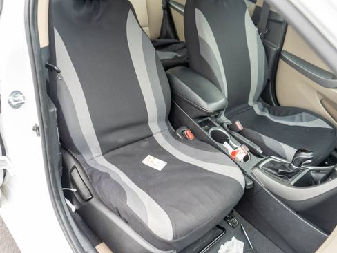 Used 2016 Hyundai Elantra Value Edition FWD image 9