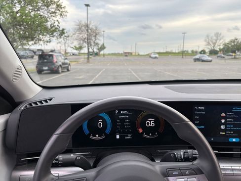 Used 2025 Hyundai Kona SEL AWD/4WD image 35