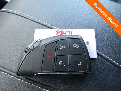 Used 2025 GMC Acadia Elevation image 24