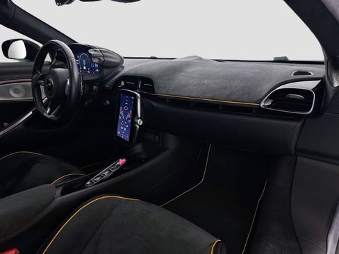 Used 2023 McLaren Artura RWD image 30