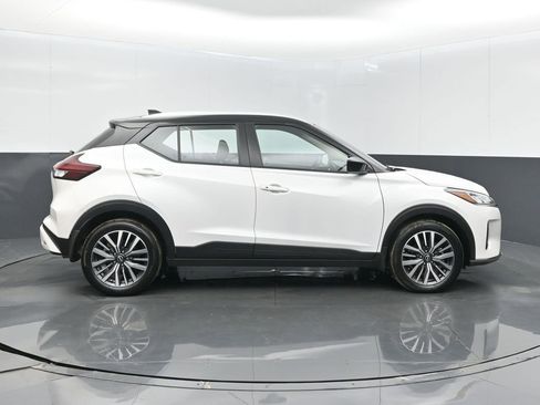 Used 2024 Nissan Kicks SV image 25