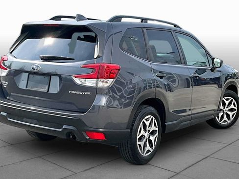 Used 2021 Subaru Forester Premium AWD/4WD image 13