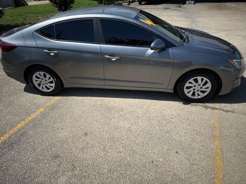 Used 2019 Hyundai Elantra SE w/ Cargo Package FWD image 1