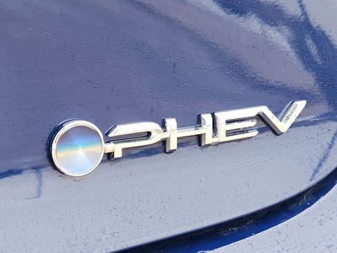 Used 2025 Toyota Prius Plug-In Hybrid image 13