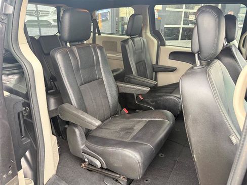 Used 2018 Dodge Grand Caravan SXT FWD image 19