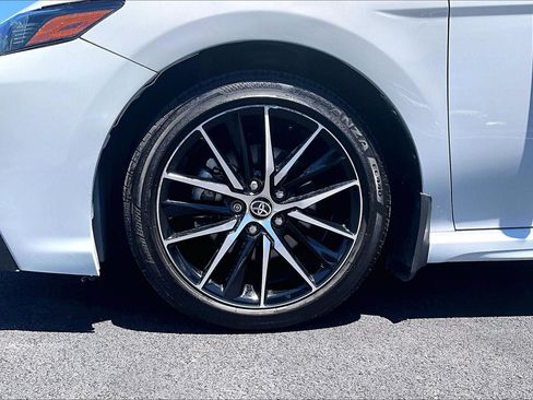 Used 2024 Toyota Camry SE FWD image 9