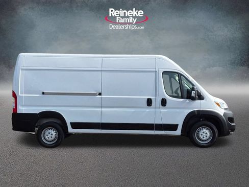 Used 2024 RAM ProMaster 2500 w/ Convenience Group FWD image 4