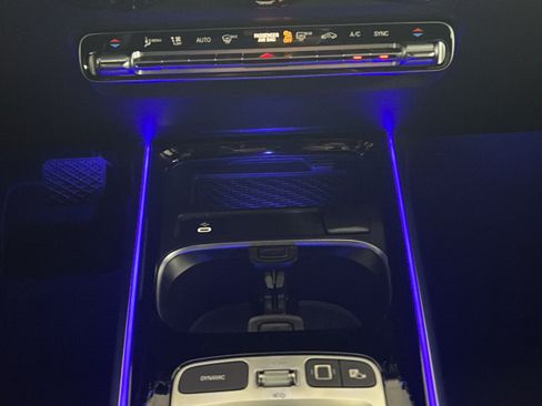 Certified 2025 Mercedes-Benz GLB 250 image 19