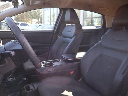 Used 2023 Nissan Ariya AWD image 29