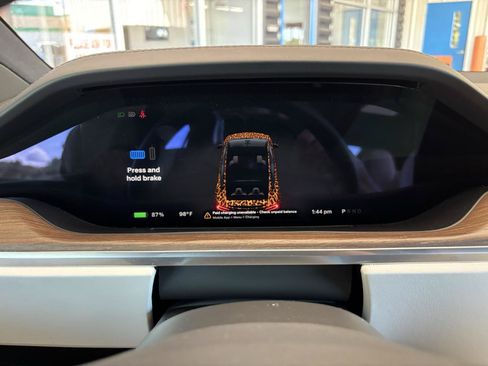 Used 2022 Tesla Model X AWD/4WD image 18