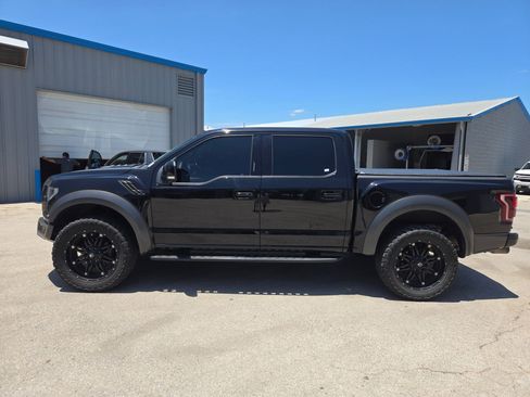 Used 2019 Ford F150 Raptor w/ Equipment Group 802A Luxury AWD/4WD image 6