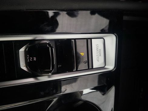 Used 2025 Volkswagen Atlas SE AWD/4WD image 6