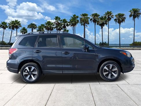 Used 2017 Subaru Forester 2.5i Limited image 3