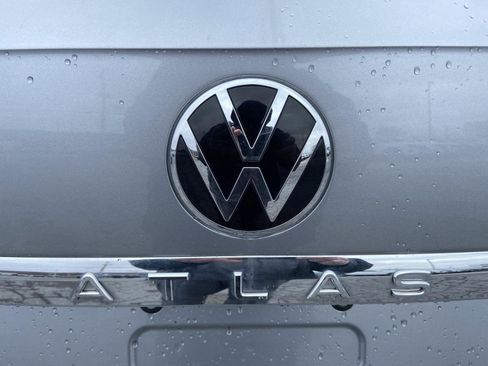 Used 2022 Volkswagen Atlas Cross Sport SEL R-Line AWD/4WD image 32