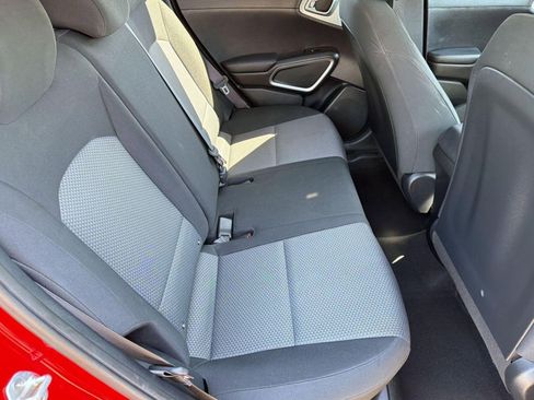 Used 2022 Kia Soul LX FWD image 25