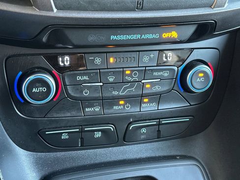 Used 2023 Ford Transit Connect XLT FWD image 20