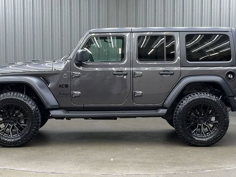 Used 2024 Jeep Wrangler Unlimited Sport AWD/4WD image 2