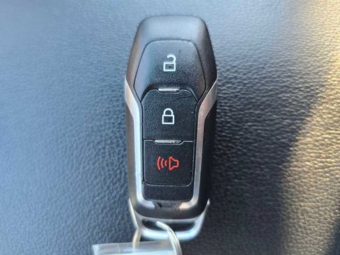 Used 2016 Ford Explorer XLT image 22