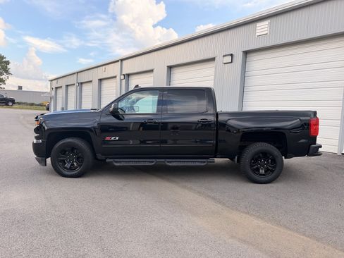 Used 2017 Chevrolet Silverado 1500 LTZ Z71 w/ LTZ Plus Package AWD/4WD image 11