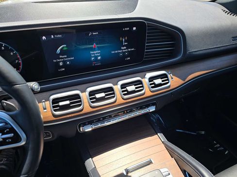 Used 2020 Mercedes-Benz GLS 450 4MATIC image 32