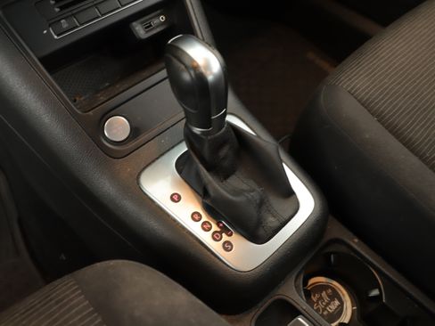 Used 2017 Volkswagen Tiguan Limited w/ Premium Package image 12