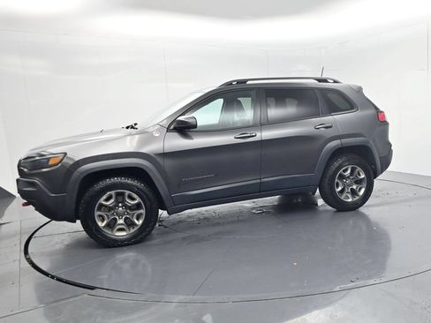 Used 2019 Jeep Cherokee Trailhawk AWD/4WD image 4
