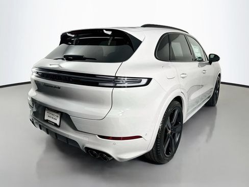 New 2026 Porsche Cayenne GTS AWD/4WD image 9