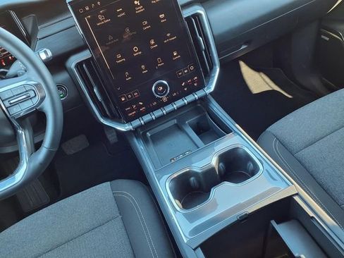 Used 2025 GMC Acadia Elevation image 11