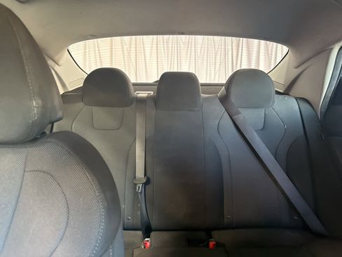 Used 2025 Hyundai Elantra SE image 18