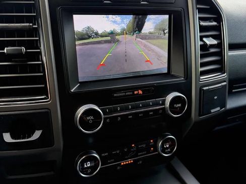 Used 2021 Ford Expedition XLT RWD image 18