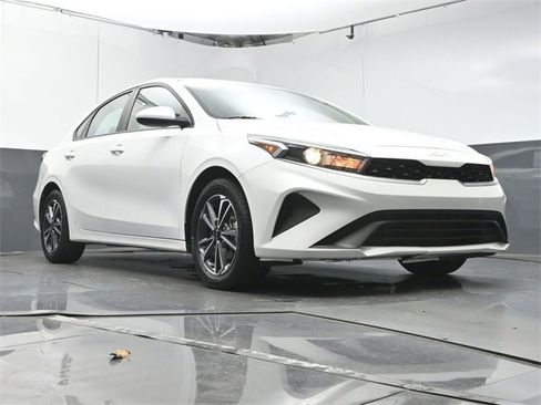 Used 2024 Kia Forte LXS image 30