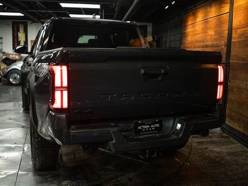 Used 2024 Toyota Tacoma TRD Off-Road image 6