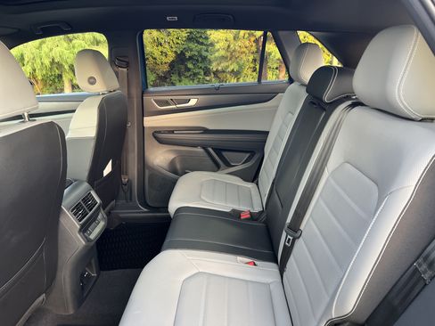 Certified 2026 Volkswagen Atlas Cross Sport SEL R-Line AWD/4WD image 29