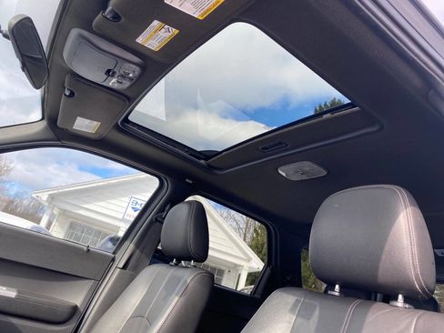 Used 2008 Mercury Mariner 4WD V6 image 25