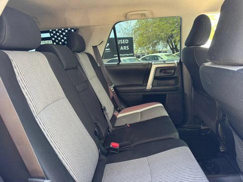 Used 2017 Toyota 4Runner SR5 AWD/4WD image 32