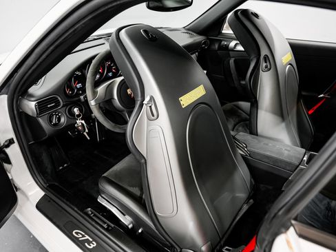 Used 2010 Porsche 911 GT3 RWD image 19