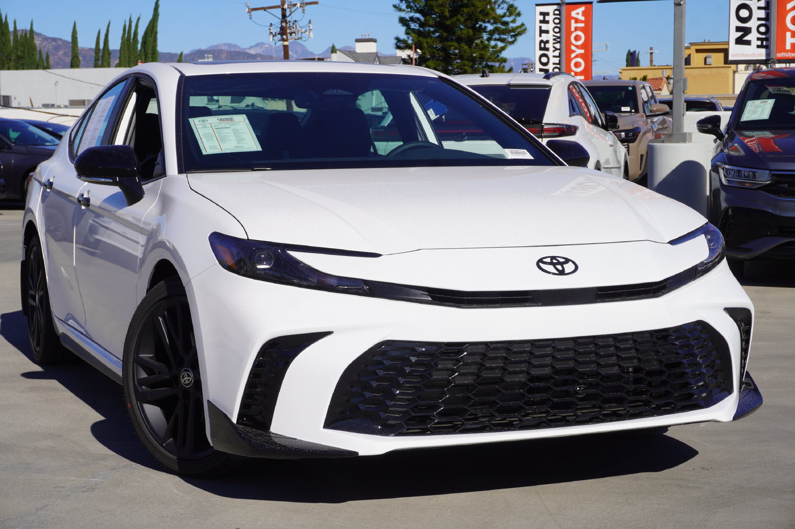 Used 2026 Toyota Camry Hybrid w/ Convenience Package FWD image 2