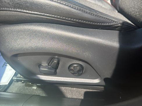 Used 2018 Jeep Compass Trailhawk w/ Navigation Group AWD/4WD image 12