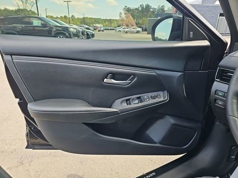 Used 2025 Nissan Sentra SV w/ All-Weather Package FWD image 31