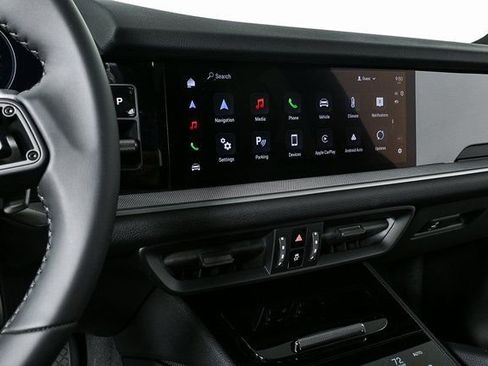 Certified 2025 Porsche Cayenne image 12