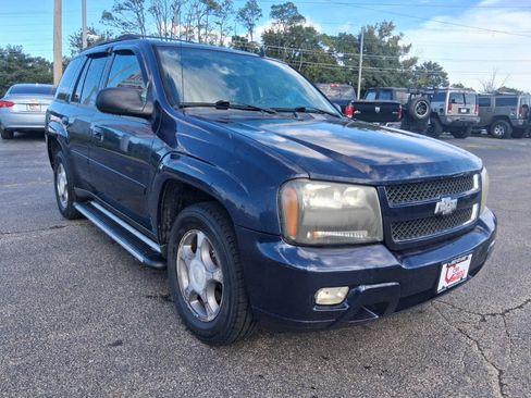 Used 2008 Chevrolet TrailBlazer LT w/ Sun And Sound Package AWD/4WD image 3