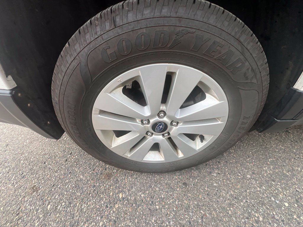 Used 2017 Subaru Outback 2.5i Premium AWD/4WD image 10