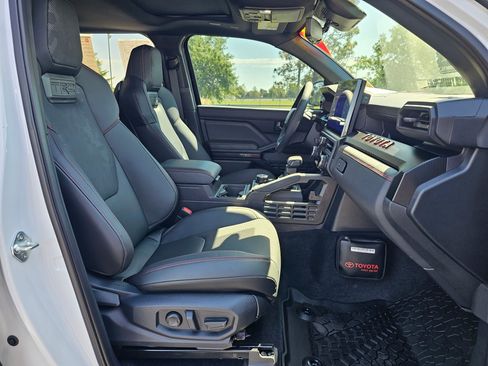 Used 2025 Toyota Tacoma TRD Pro AWD/4WD image 10