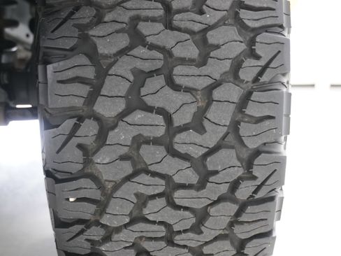 Used 2024 Jeep Wrangler Unlimited Rubicon w/ XTREMEE 35" Tire Package image 35