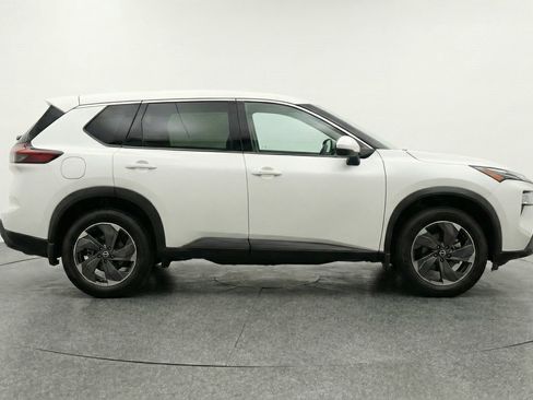 Used 2025 Nissan Rogue SV FWD image 11