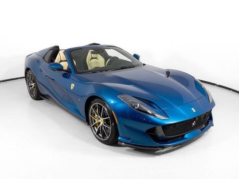 Used 2021 Ferrari 812 GTS RWD image 12