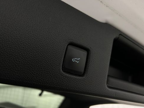 Used 2023 Ford Escape ST-Line AWD/4WD image 31